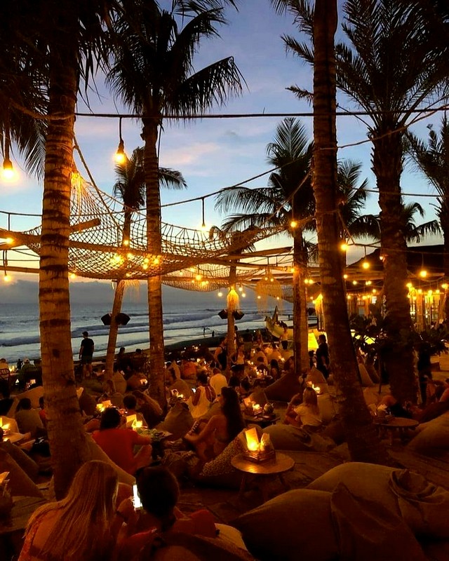 Какие горнолыжные курорты имеют активный ночной отдых?