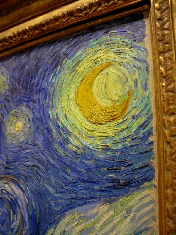 Где можно увидеть известные картины?