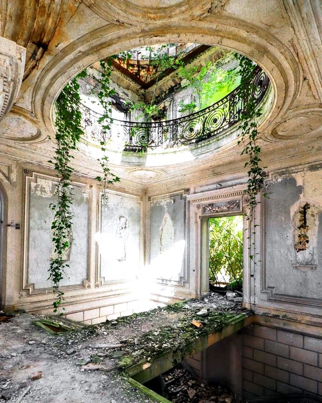 Кто считается основателем современного театра?